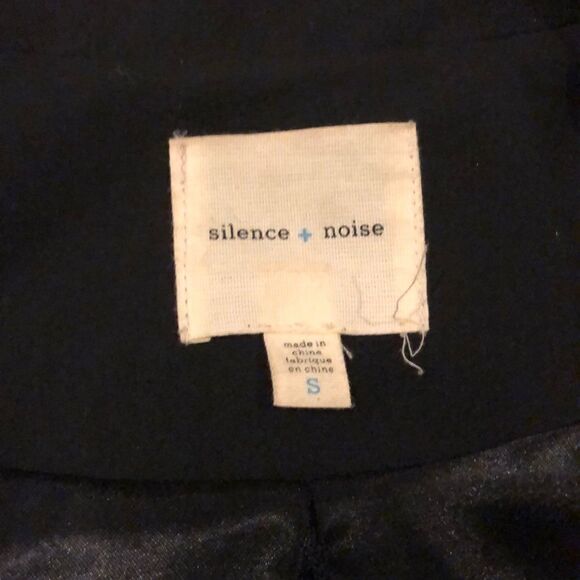 Silence & Noise Black No Button Blazer - Picture 3 of 6